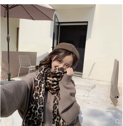 Fashion Retro 100-banded Leopard Scarf Women''s Korean version of Warm Neck Shawl