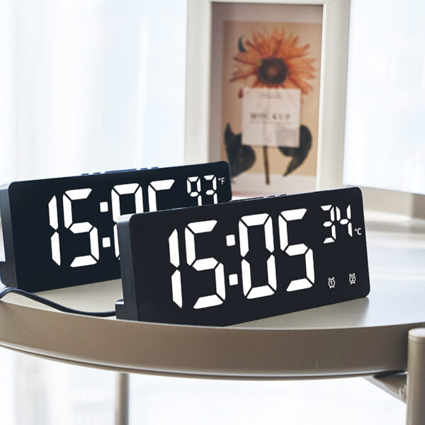 Creative Multi-functional Electronic Clock Simple Large Screen Clock Multi-group Alarm